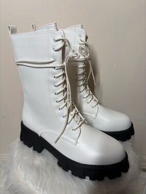 {NIB} NYLA Dolls Kill White Lace-Up Combat Boots Size 8